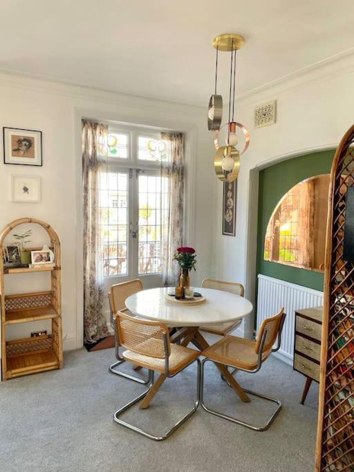 3 Bedroom Spacious Seaside Apartment With Estuary Views Southend-on-Sea Exterior foto