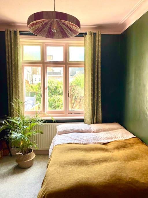 3 Bedroom Spacious Seaside Apartment With Estuary Views Southend-on-Sea Exterior foto